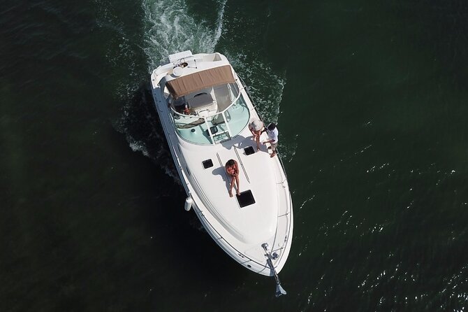 2-hour Private Sunset Cruise on a luxury yacht in Cancun Bay 25P18 - What comes with the $440 fare
