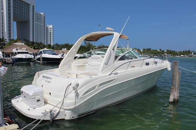 2-hour Private Sunset Cruise on a luxury yacht in Cancun Bay 25P18 - Sunset views with room to spread out