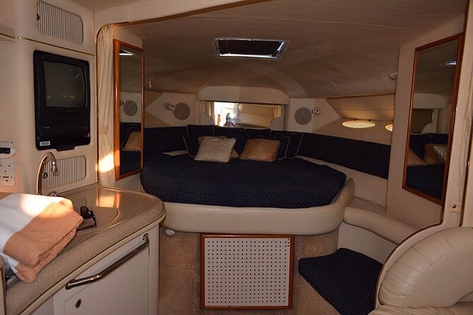 2-hour Private Sunset Cruise on a luxury yacht in Cancun Bay 25P18 - Who should book this cruise