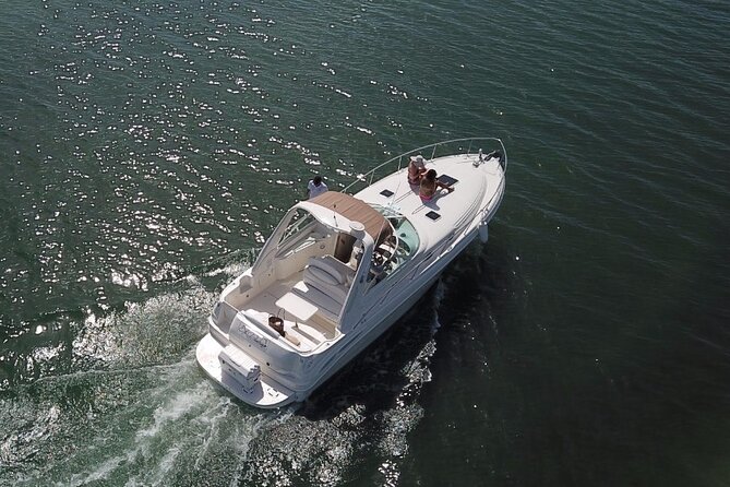 2-hour Private Sunset Cruise on a luxury yacht in Cancun Bay 25P18 - Two hours across Cancun Bay