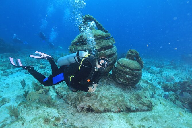 2 Tanks Dives Cancun Underwater Museum for Certified Divers - Medical screening and certification checks