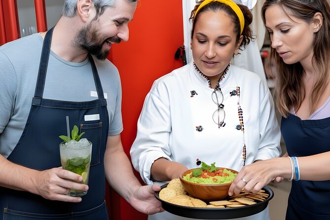 4h Cooking Class in Cancun with 8 Recipes & Bottomless Drinks - Building tacos and burritos by hand