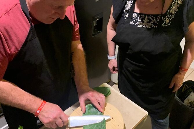 4h Cooking Class in Cancun with 8 Recipes & Bottomless Drinks - Group size, timing, and transportation