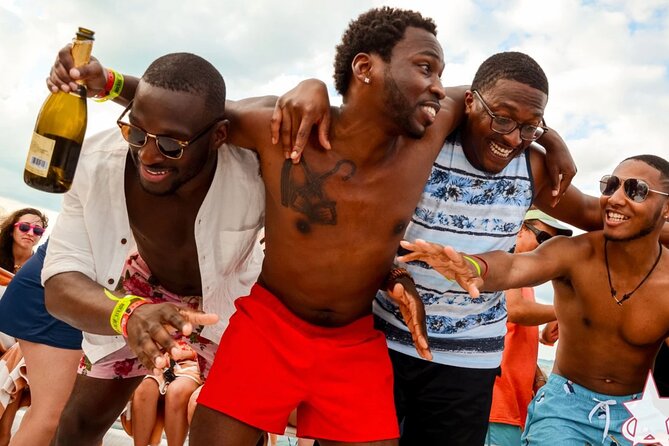 Adults only Hip Hop Sessions Boat Party Cancun - The Open Bar and the Need to Pace Yourself