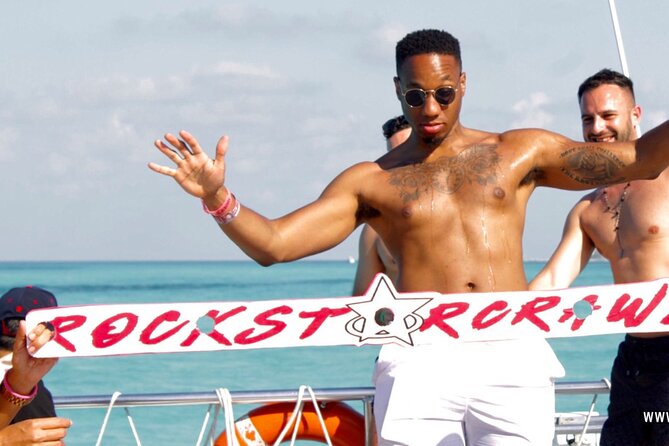 Adults only Hip Hop Sessions Boat Party Cancun - Handling Choppy Water and Staying Comfortable