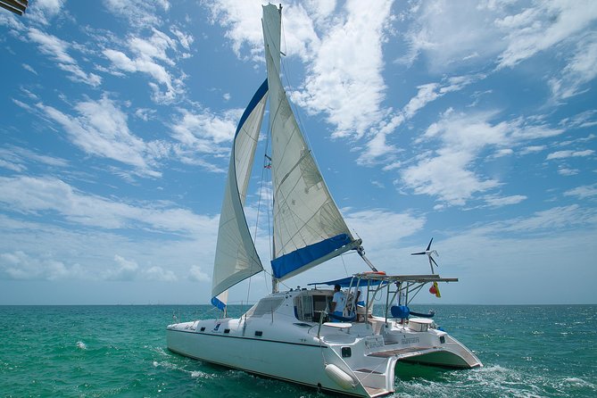Afternoon Half-Day Catmaran Sailing and Snorkel Adventure - The crew can make or break the day