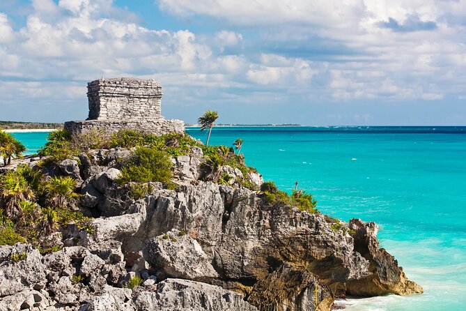 Akumal paradise tour Swimming with Turtles & ancient Tulum Ruins. Lunch included - Tulum’s Maya ruins in a two-hour visit