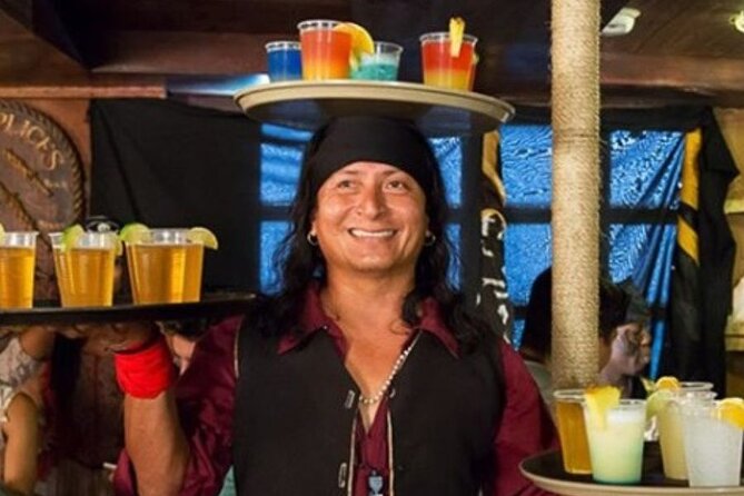 Amazing pirate dinner in Cancun, you must be here! - Games, contests, and dancing before dinner