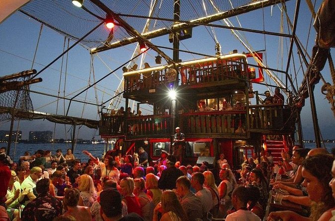 Amazing pirate dinner in Cancun, you must be here! - Who will enjoy this cruise most