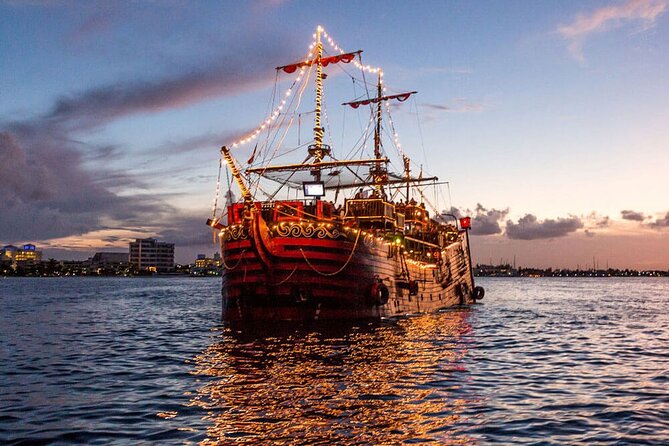 Be amazed with PIRATE SHOW in Cancun, includes Dinner & Open Bar - Who will enjoy Captain Hook Cancun most