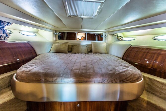 Beautiful SUNDANCER 60ft Private yacht / 18PAX 25P15 - Meeting at the Real Inn Hotel