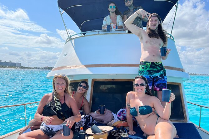 Boating Experience in Cancun Bay. All inclusive. - Seeing Cancun from the water