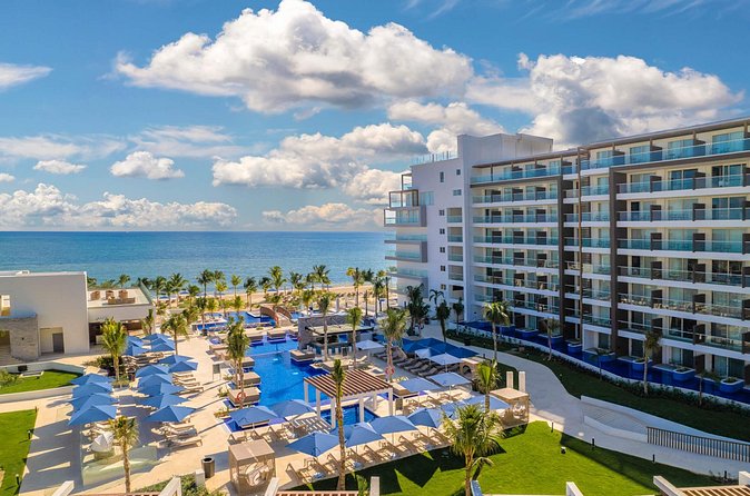 Cancun Airport and Royalton Riviera Cancun Private Shuttle - The strongest part of the service: friendly, practical help