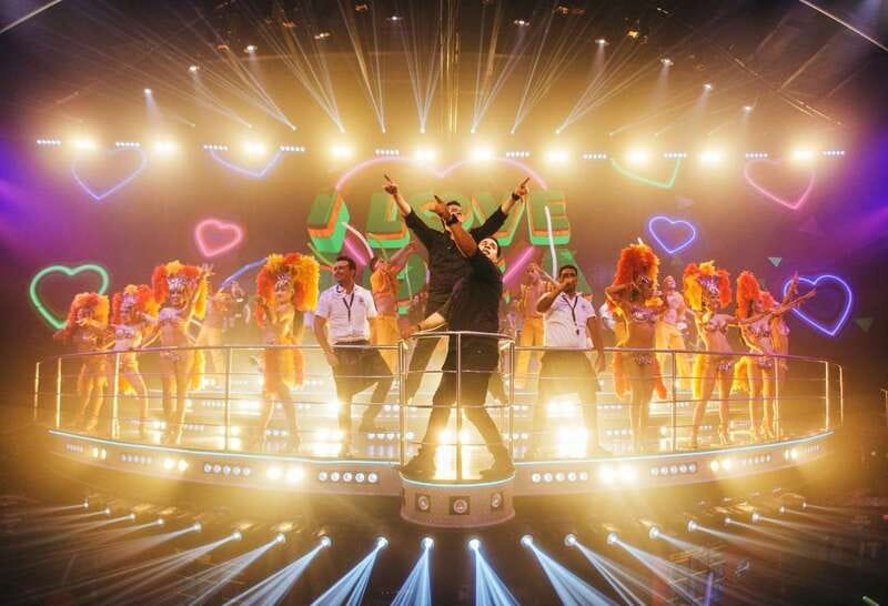Cancun: Coco Bongo Nightclub Experience - The show: tribute acts, acrobats, and confetti
