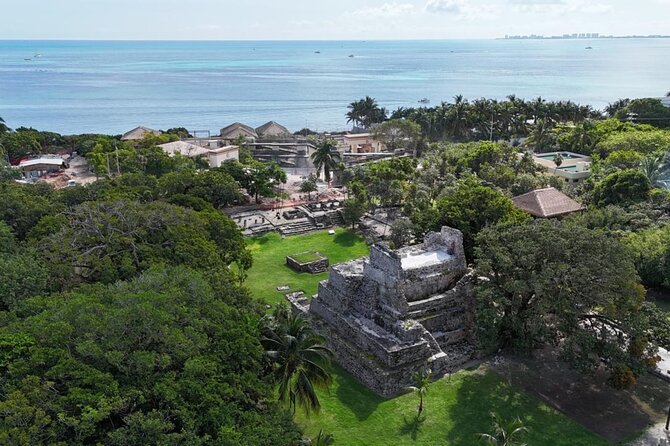 Cancun Guided Sightseeing El Meco Site, Letters and Shopping - México Mágico is the more casual shopping stop