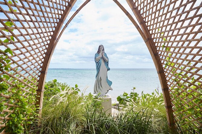 Cancun Guided Sightseeing El Meco Site, Letters and Shopping - Jewelry, tequila, and the limits of tourist shopping