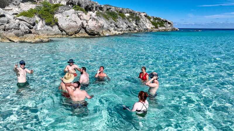 Cancun: Half Day Private Catamaran to Isla Mujeres - The open bar and return tequila party