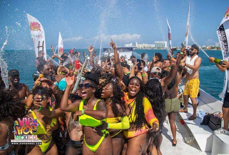 Cancun: Hip Hop Sessions Party Boat Cruise - Photos, dancing, and the party atmosphere
