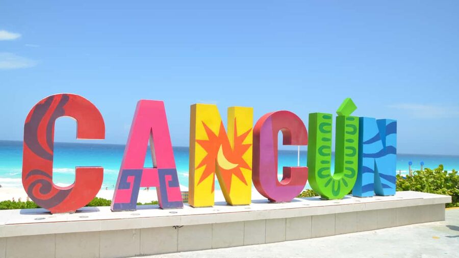 Cancún: Hop-on Hop-off Bus Tour with Submarine Trip - Timing your day without missing the reef trip