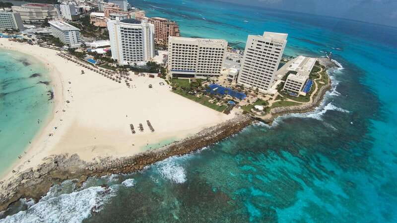 Cancun Hotel Zone: Panoramic Flight - Key points at a glance