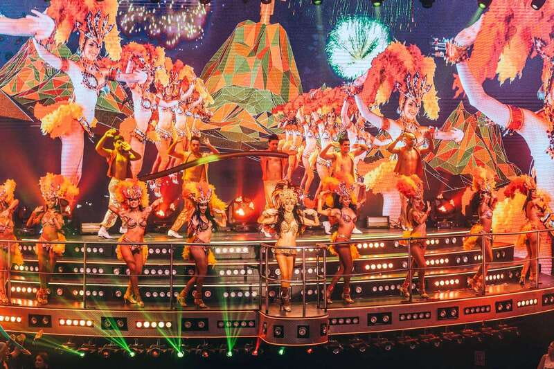 Cancun: Isla Mujeres Catamaran + Coco Bongo Show - Lunch at Zaza Beach Club, with one timing warning