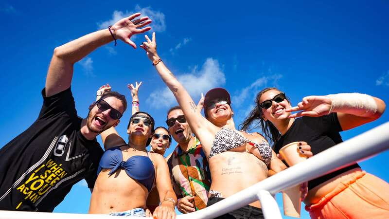 Cancun: Isla Mujeres Catamaran Tour with Open Bar of Drinks - Two hours to explore Isla Mujeres