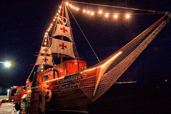 Cancun Lagoon Sunset Sailing Trip aboard classic Galeón with Dinner and Free bar - The national open bar and the real value