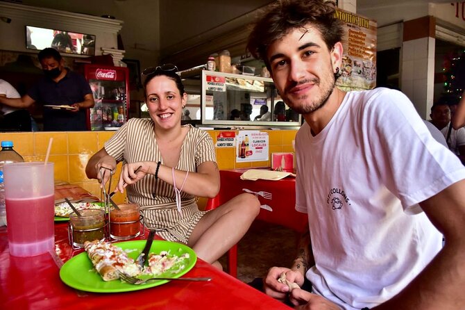 Cancun Private Foodies Market Tour and Street Food - Making sense of the personal guide style