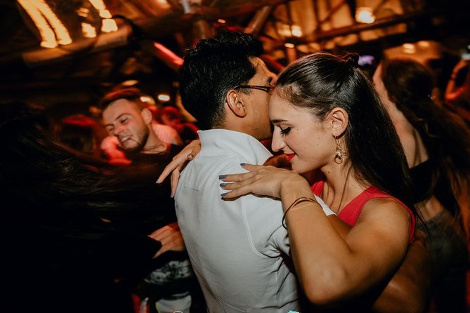 Cancun Salsa Lovers Dance Experience - What happens during the Cancun salsa session