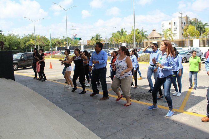 Cancun Salsa or Bachata Dance lesson from Cancun Playa del Carmen Riviera Maya - What happens during the one-hour lesson
