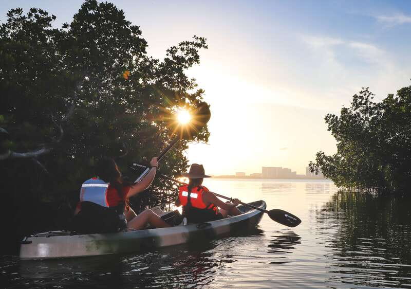 Cancun: Sunset Kayak Experience in the Mangroves - The 15-minute photo and water break