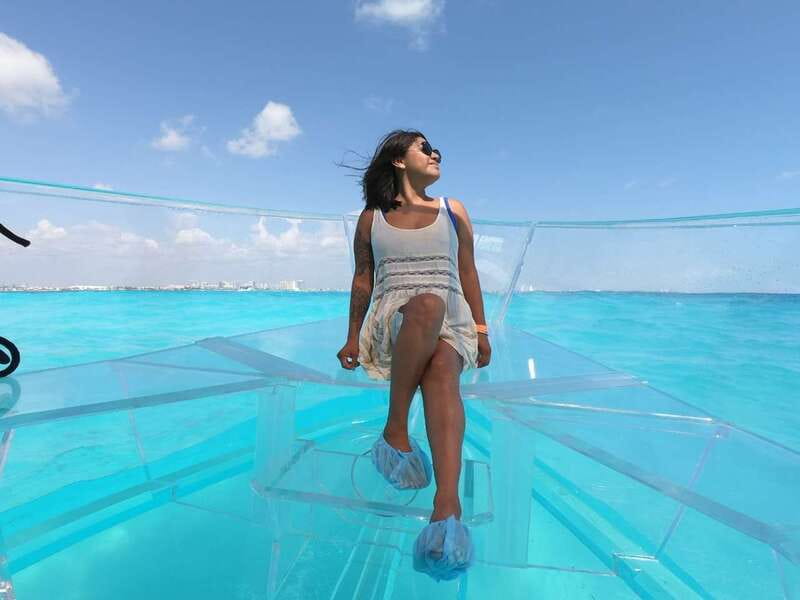 Cancun: Transparent Boat Tour with Drinks - Looking through the boat in Nichupte Lagoon