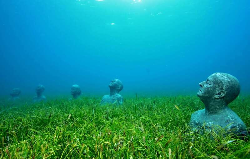 Cancún: Underwater Museum & Reef for Certified Scuba Divers - The first stop at Manchones Reef and MUSA
