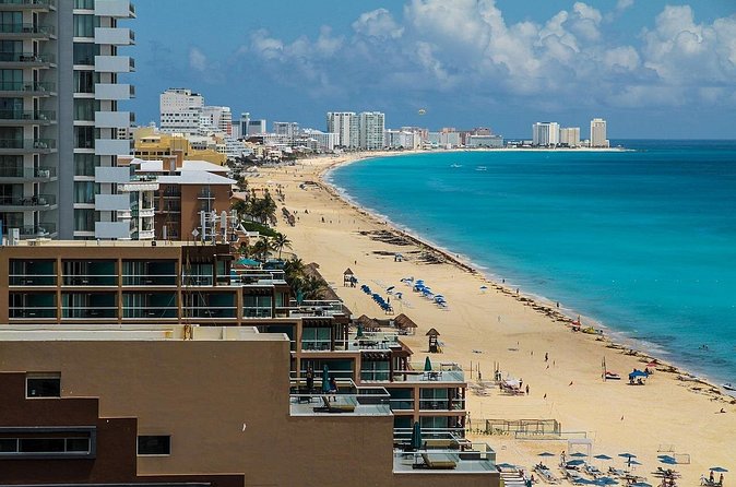 Cancun Walking Tour: Explore Top Sights & Hidden Gems - Shopping and street food at Mercado 28