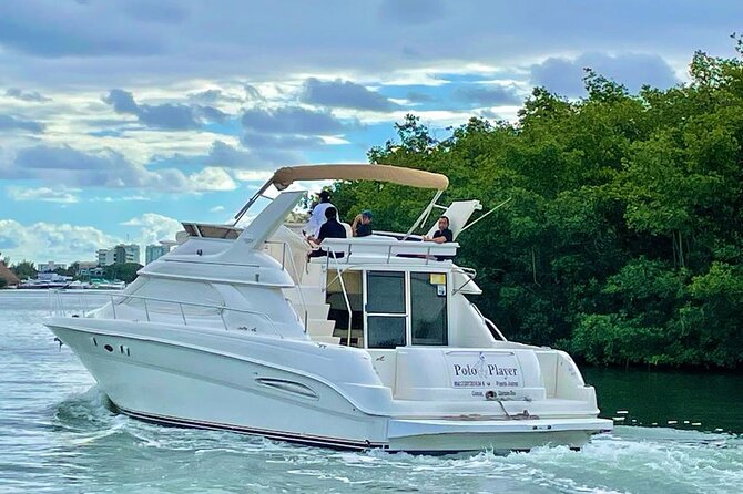 Cancun Yacht Tour - SEARAY YACHT 46 FT GREAT FOR SUNSET 15 PEOPLE MAX 25P9 - Playa Norte on Isla Mujeres