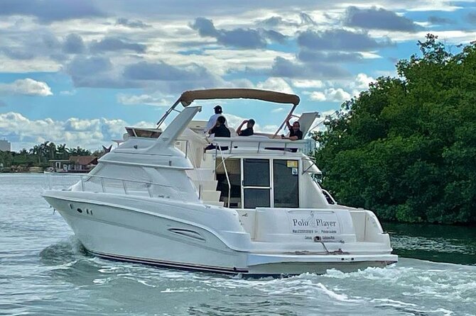 Cancun Yacht Tour - SEARAY YACHT 46 FT GREAT FOR SUNSET 15 PEOPLE MAX 25P9 - What the crew adds to the day