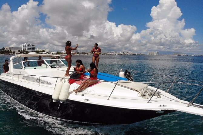 Cancun yachts rental BEATIFUL YACHT 46FT, 15 PAX MAX 25P6 - What the four-hour route offers on the water