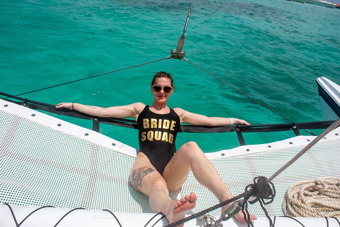 Catamaran Cancun to Isla mujeres Lunch OpenBar and Snorkeling - Buffet lunch at Restaurante Albatros