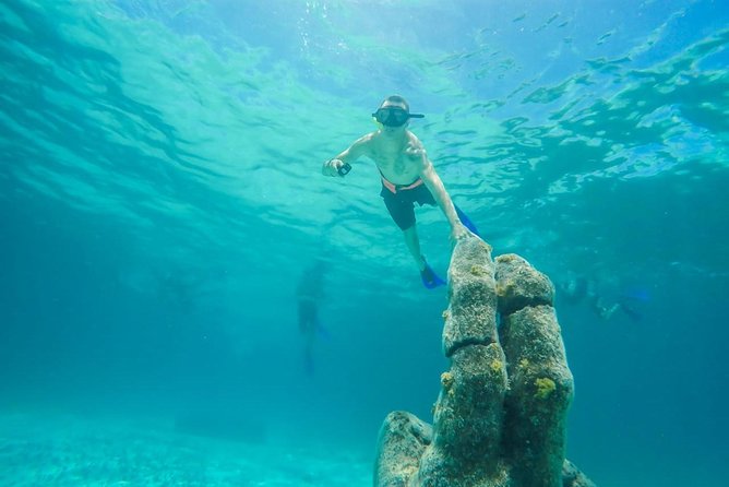 Catamaran Group Sightseeing, Snorkeling Tour Isla Mujeres - What this Cancun catamaran day is really like