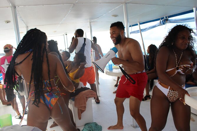 Catamaran Party Boat Cancun - Handling changes, refunds, and communication