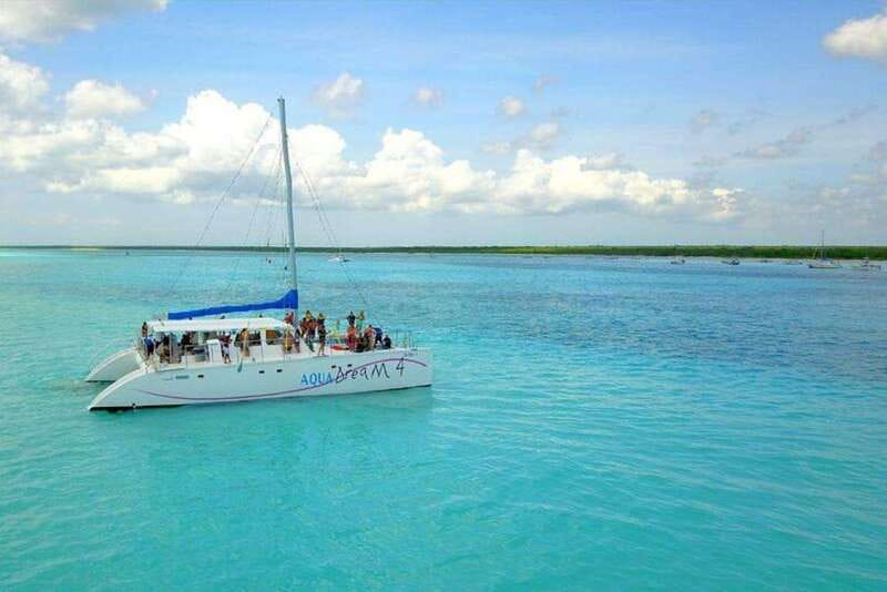 Catamaran party Isla Mujeres with drinks & lunch - Who will enjoy this catamaran day