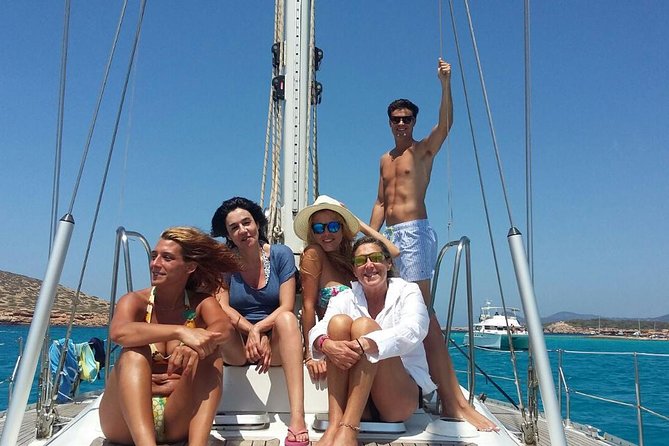 Catamaran Sailing & Snorkeling Experience Isla Mujeres from Playa Del Carmen - Lunch, open bar, and the honest value of $89