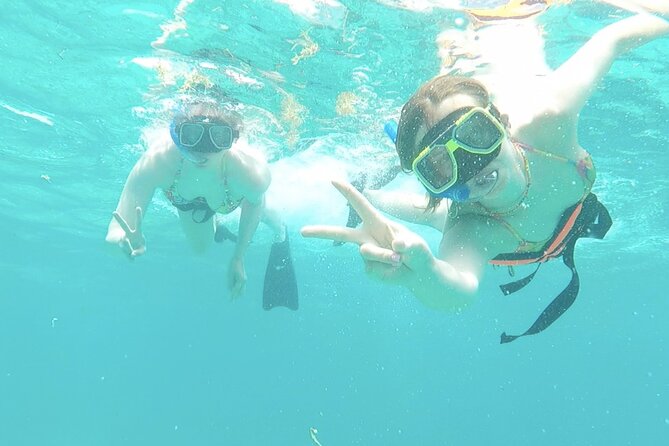Catamaran Snorkeling with Openbar & Lunch Cancun to Isla Mujeres - A party catamaran, not a quiet sailing trip