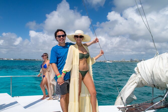 Catamaran Snorkeling with Openbar & Lunch Cancun to Isla Mujeres - One hour to get your bearings on Isla Mujeres