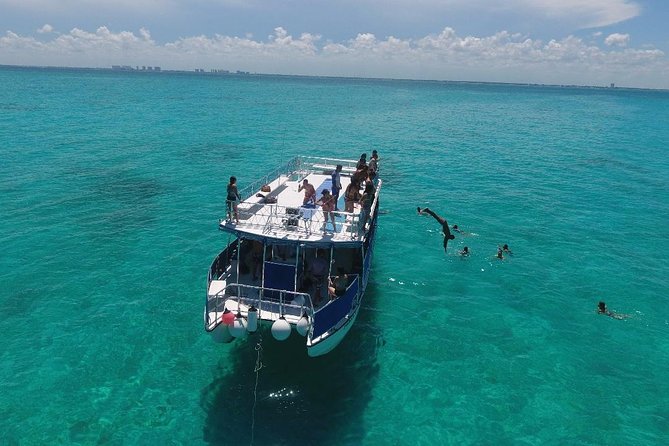 Catamaran Tour to Isla Mujeres all Included - The Cancun start and cruise through Nichupte Lagoon