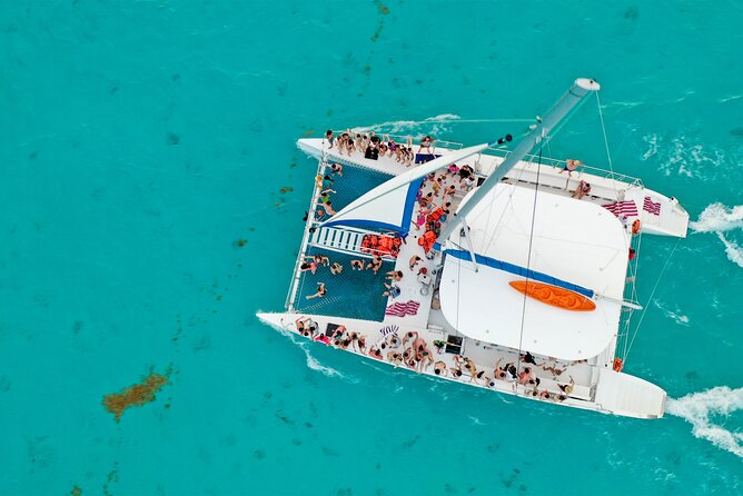 Catamaran Tour to Isla Mujeres Open bar and Lunch - One hour to see Isla Mujeres on your own