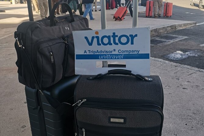 Cheap transfer for up to 10 people. - Round-trip service for an easier departure