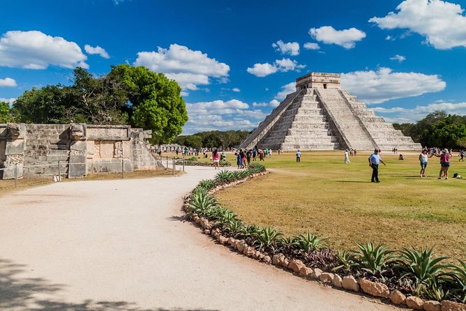 Chichen Itza, Cenote Saamal & Valladolid from Playa del Carmen - Pickup and the return ride require patience