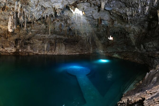 Chichen Itza Deluxe And Ancestral Cenotes Suytun and Ik-kil - Buffet lunch between the cenotes