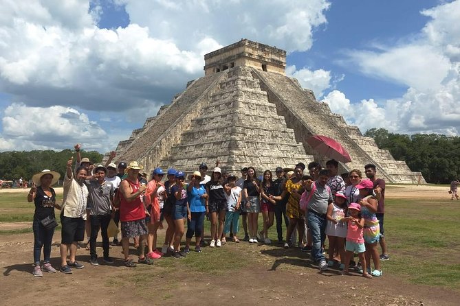 Chichén Itzá Deluxe Tour - Lunch with Yucatecan flavors